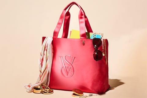★新品⭐︎未使用★お得なVictoria's Secret 3点セット ウィメンズ スイムウェア、ビキニセット、ワンピース、カバーアップ