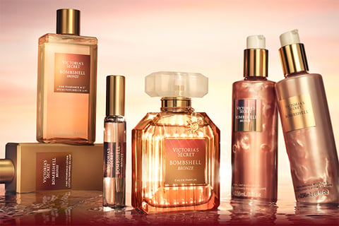 Victoria's Secret Bombshell パフューム：フルーティーでフローラルな香り