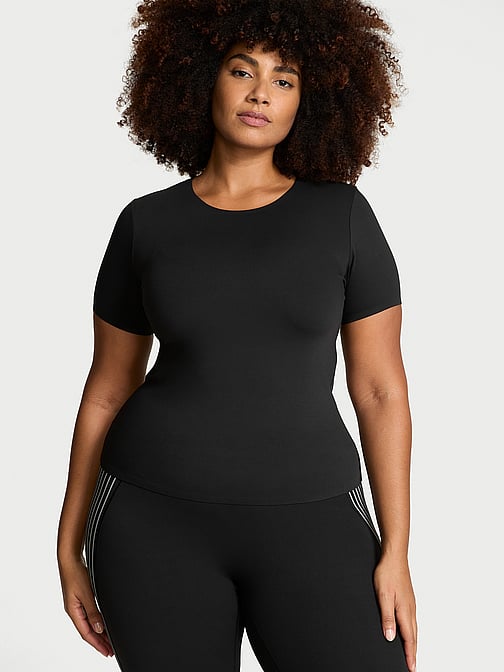 Tシャツ＆タンクトップ：女性向けの快適なエッセンシャル
