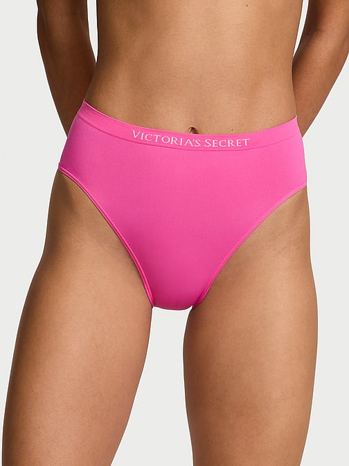 シームレス ショーツのお買い上げで快適＆おしゃれに