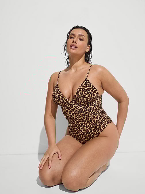 スペイン発♡ vanilla swim ビキニ 海外 レッド系 新品・未使用】ワインレッド セクシービキニ 海外インポート三角