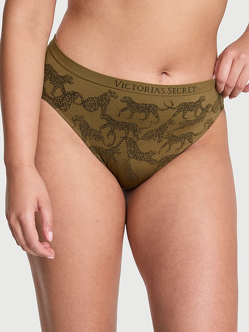 シームレス ショーツのお買い上げで快適＆おしゃれに