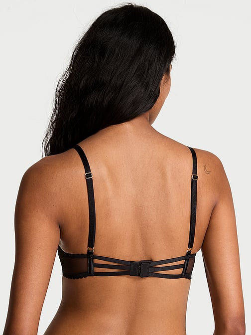 プッシュアップブラ：小さめバストと大きめバストのためのリフトアップブラ