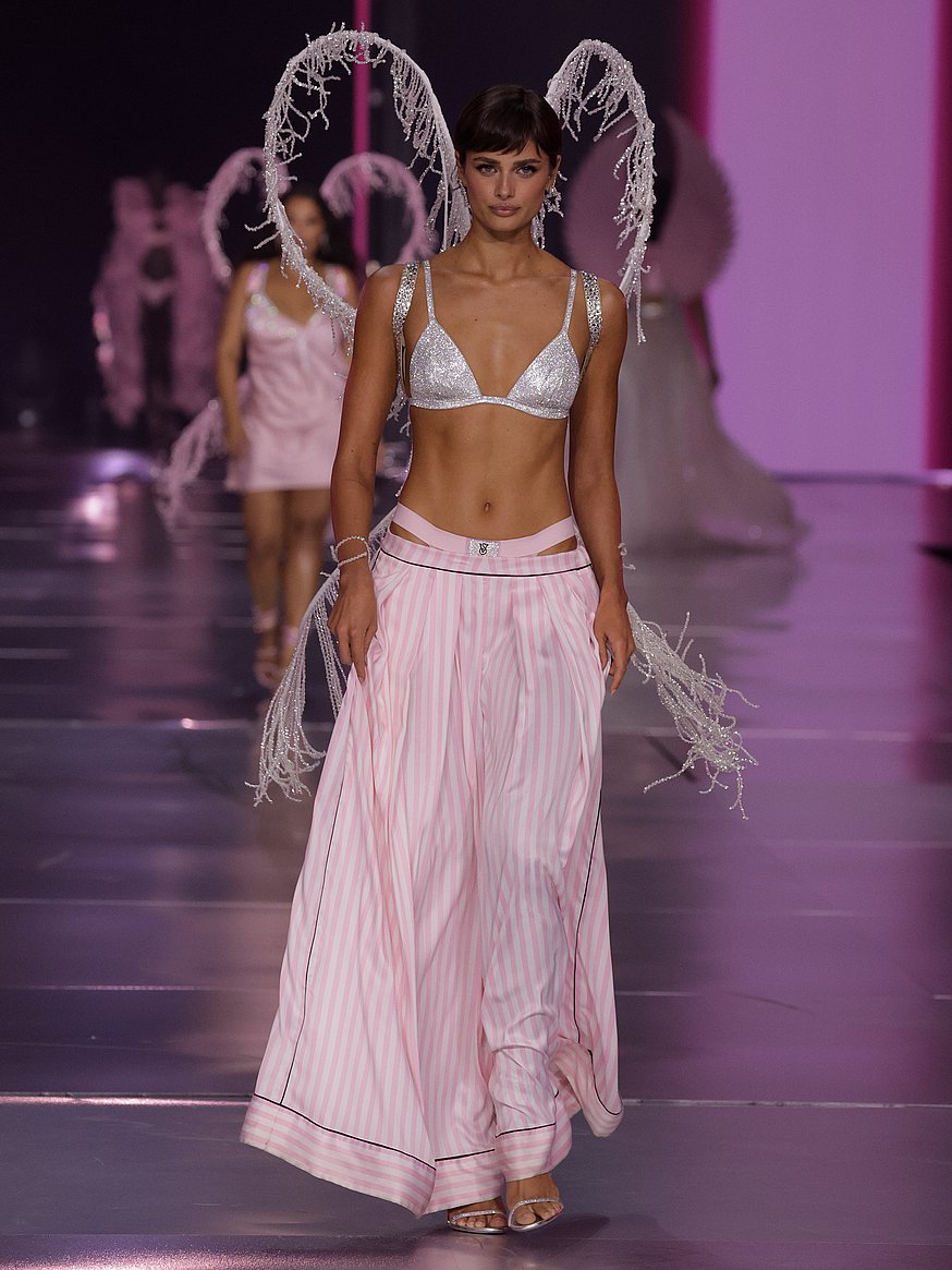 VICTORIA'S SECRET　サテン　ロング　パジャマセット VICTORIA'S SECRETサテンロングパジャマセット